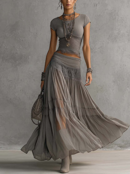 Conjunto de Top de Encaje Gris y Falda Maxi Plisada