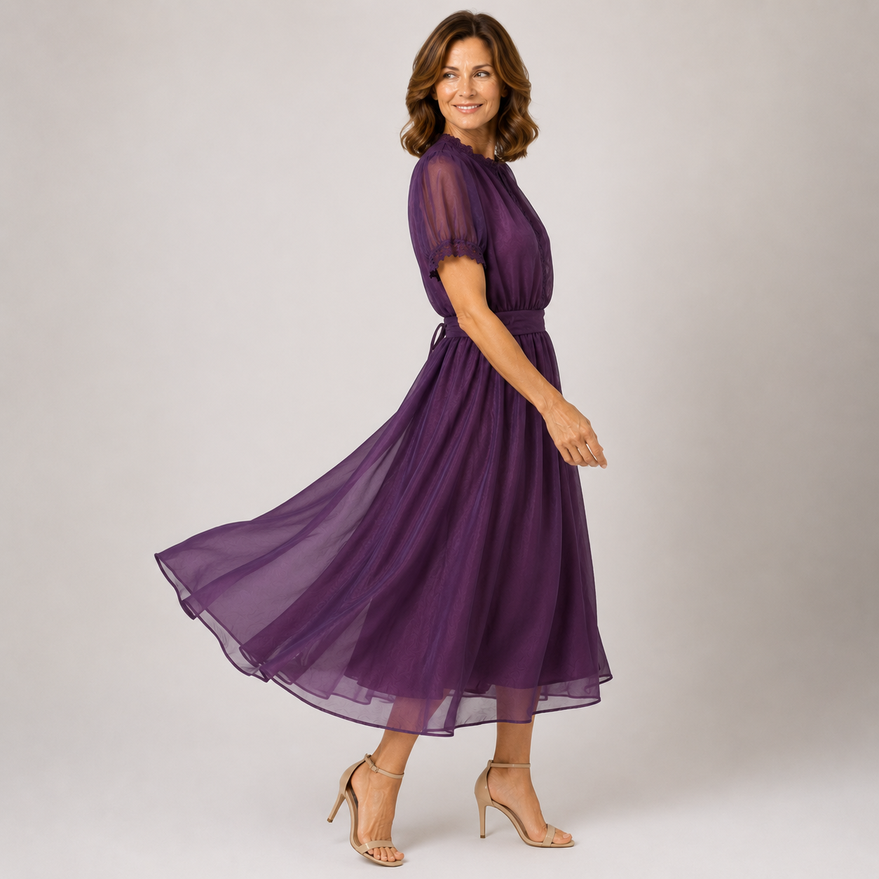 Flavia | Vestido Maxi con Escote de Gota y Borde de Encaje Chifón