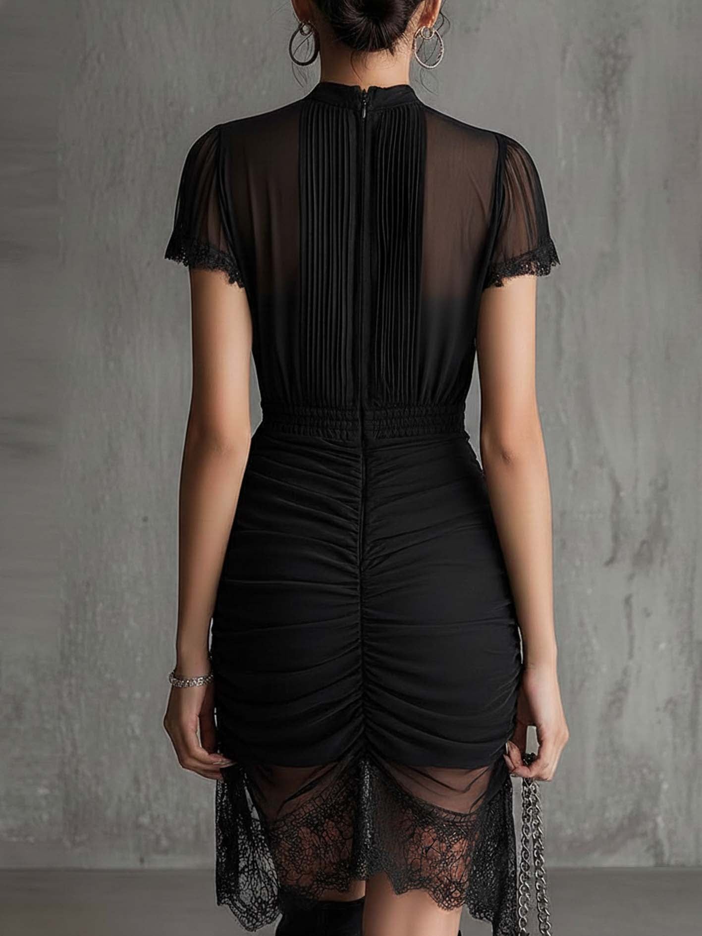 Vestido Mini de Gasa Negro con Cintura Plisada