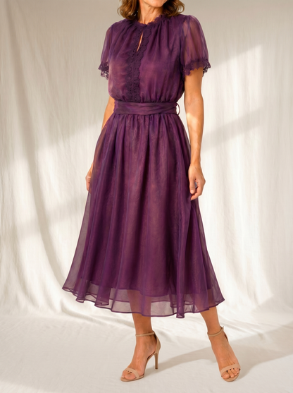 Flavia | Vestido Maxi con Escote de Gota y Borde de Encaje Chifón