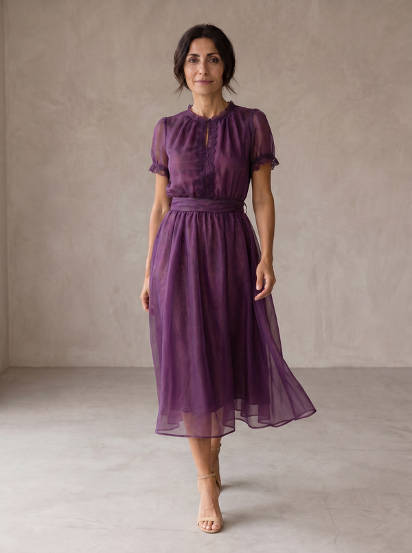 Flavia | Vestido Maxi con Escote de Gota y Borde de Encaje Chifón