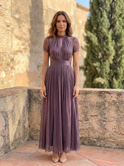 Flavia | Vestido largo morado con escote en forma de llave, borde de encaje de chiffon